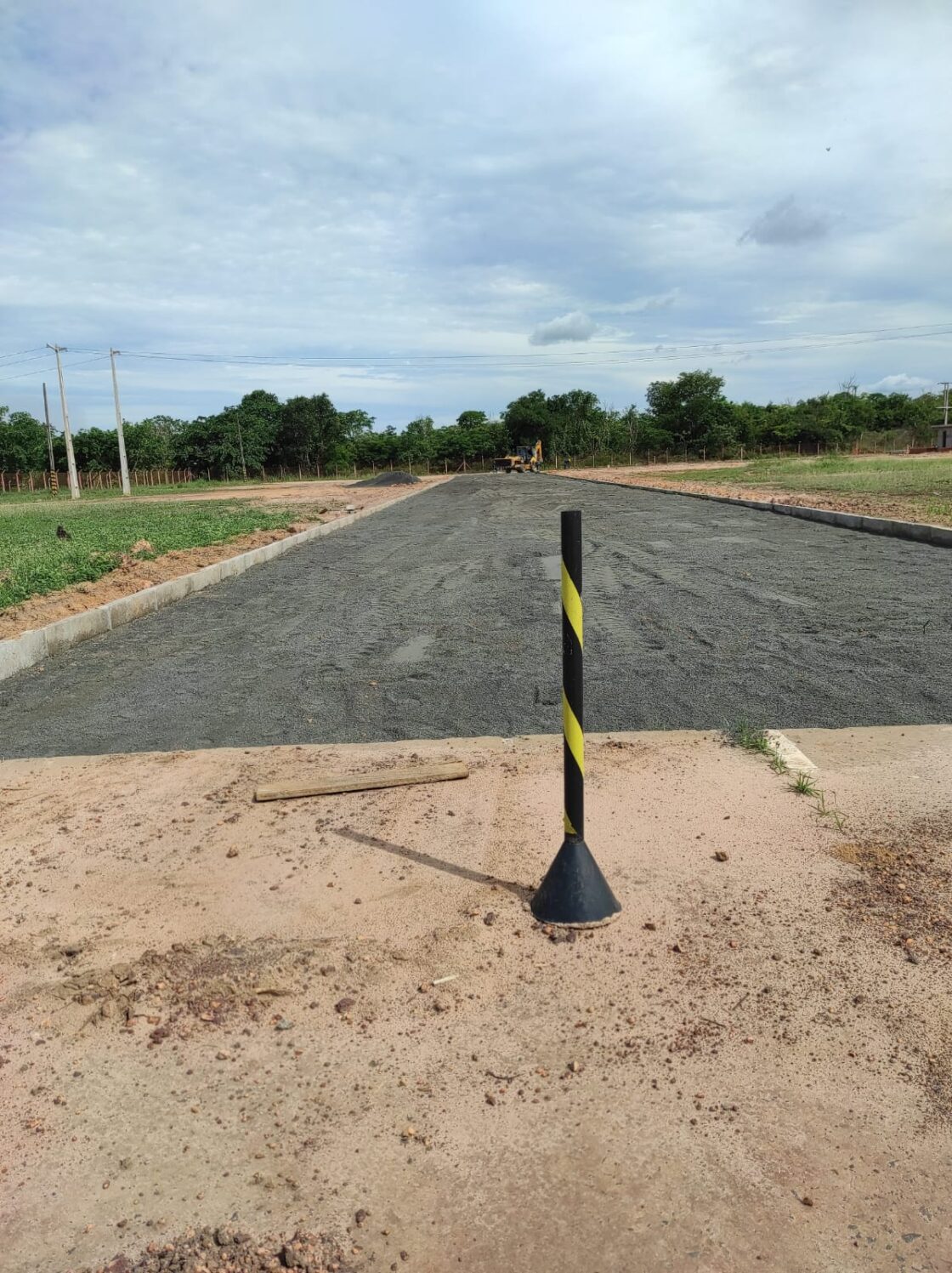 Terraplanagem e execução de piso Industrial